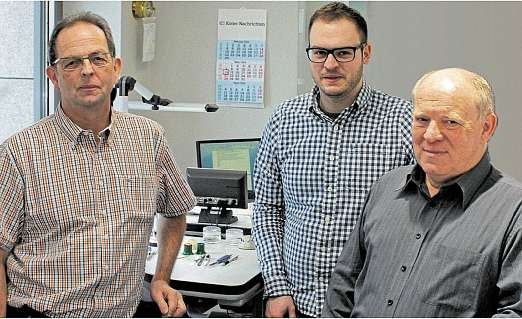 Präzision und Know-how: Die Uhrmachermeister von Juwelier Mahlberg können die meisten Reparaturen direkt vor Ort ausführen. FOTO: HFR Präzision und Know-how: Die Uhrmachermeister von Juwelier Mahlberg können die meisten Reparaturen direkt vor Ort ausführen. FOTO: HFR