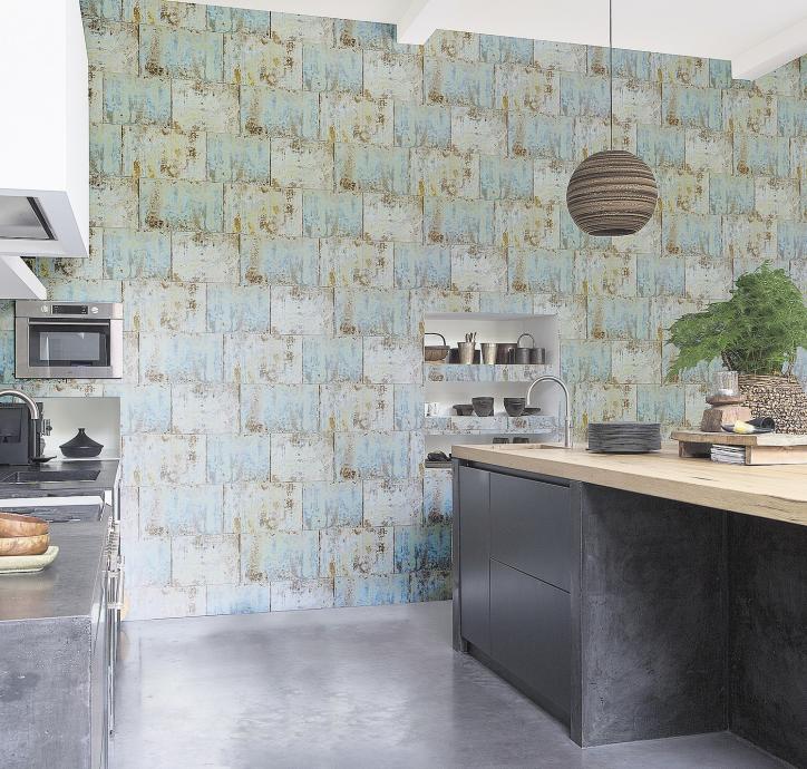 Mit Patina: Diese Küchenwand ist mit einer Tapete im Industrie- Look gestaltet. FOTOS: DTI Mit Patina: Diese Küchenwand ist mit einer Tapete im Industrie- Look gestaltet. FOTOS: DTI