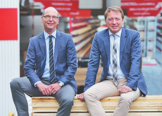 Die Cousins Carsten (l.) und Jens Junge leiten das Unternehmen Holz Junge, das seit 265 Jahren in Familienbesitz ist Foto: Holz Junge