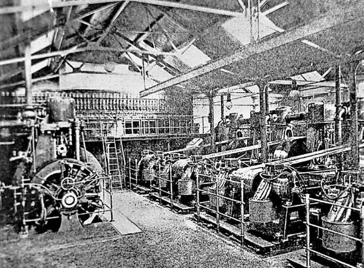 Die Dampfturbinen im neuen Elektrizitätswerk am Hofkamp sorgten ab 1887 für eine elektrische Beleuchtung im Umkreis von rund einem Kilometer. Foto: WSW Die Dampfturbinen im neuen Elektrizitätswerk am Hofkamp sorgten ab 1887 für eine elektrische Beleuchtung im Umkreis von rund einem Kilometer. Foto: WSW