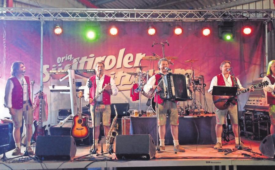 Die Südtiroler Spitzbuam spielen beim Hoffest in Seulingen. Die Südtiroler Spitzbuam spielen beim Hoffest in Seulingen.