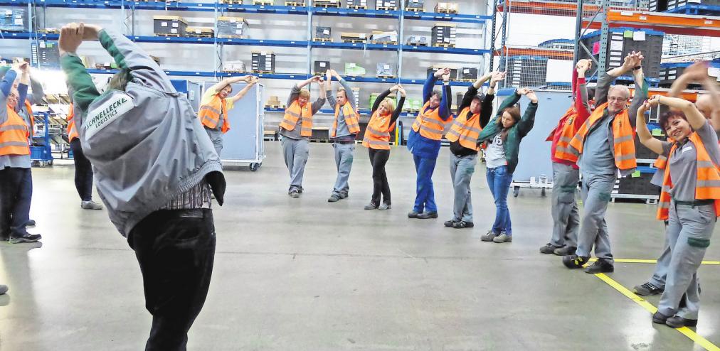 Gesunde Mitarbeiter: Beim Logistikunternehmen Schnellecke gibt es unter anderem die Angebote „Azubifit“ und „Bewegte Pause“. PRIVAT Gesunde Mitarbeiter: Beim Logistikunternehmen Schnellecke gibt es unter anderem die Angebote „Azubifit“ und „Bewegte Pause“. PRIVAT
