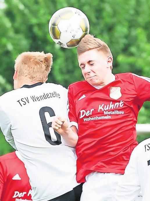 Der TSV Clauen/Soßmar (rot) setzt auf die Jugend.