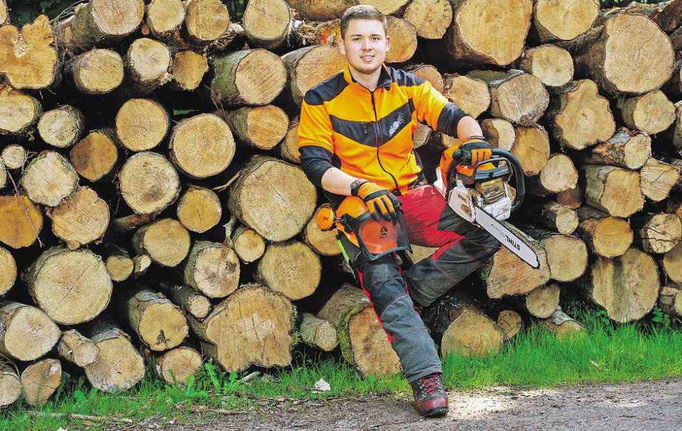Malte Stein (19) wird nächstes Jahr seine Ausbildung zum Forstwirt abschließen Heiner Köpcke