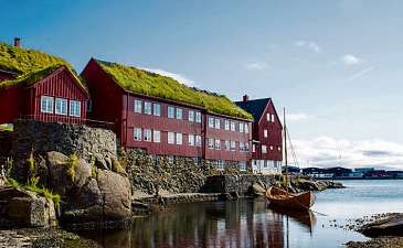 Idyllische Hauptstadt Tórshavn: Das wirtschaftliche wie kulturelle Zentrum der Färöer ist sehenswerter Ausgangspunkt für Erkundungen des Archipels
