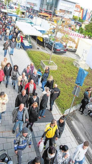 Im Stadtgebiet von Königsbrunn laden auch die Geschäftsinhaber zum ungezwungenen Einkaufsbummel ein. Foto: Valterio D’Arcangelo Im Stadtgebiet von Königsbrunn laden auch die Geschäftsinhaber zum ungezwungenen Einkaufsbummel ein. Foto: Valterio D’Arcangelo