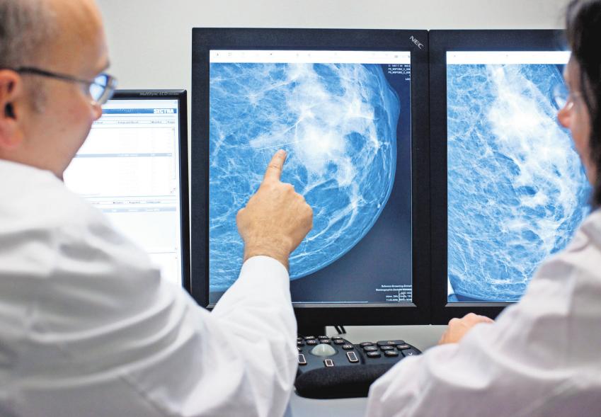 Mammographie-Screening: Eine Untersuchung hilft, Erkrankungen zu erkennen – die Nuklearmedizinische Gemeinschaftspraxis Celle hat dafür einen neuen Kernspintomographen angeschafft. DPA ARCHIV Mammographie-Screening: Eine Untersuchung hilft, Erkrankungen zu erkennen – die Nuklearmedizinische Gemeinschaftspraxis Celle hat dafür einen neuen Kernspintomographen angeschafft. DPA ARCHIV