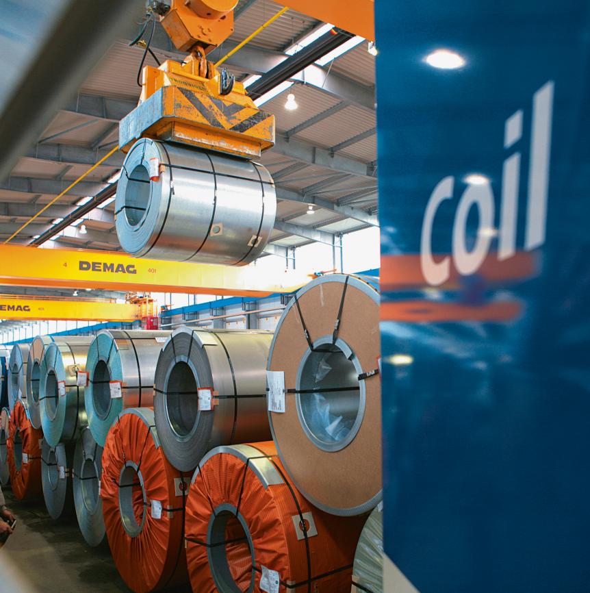 In seinen Stahlcentern lagert Imperial Coils unter idealen Klimabedingungen bis zur Weiterverarbeitung.