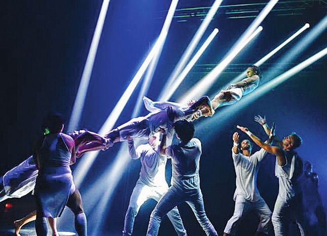 Loser(s) Cirque Company mit „Kolaps“. © Künstler Loser(s) Cirque Company mit „Kolaps“. © Künstler