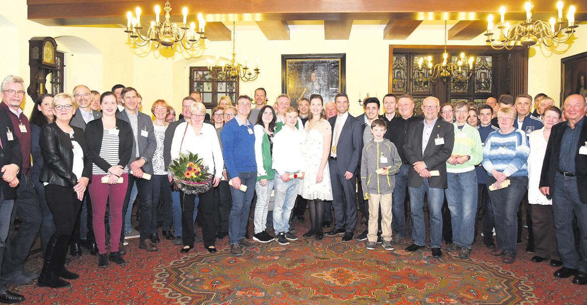 Alle geehrten Sportler sowie Gäste im Ratsherrensaal des Alten Ratshaus. Alle geehrten Sportler sowie Gäste im Ratsherrensaal des Alten Ratshaus.