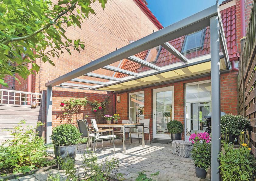 Ein Dach über der Terrasse mit Aluminium-Konstruktion schützt vor Launen der Natur. Foto: djd/JOKA-SYSTEM Ein Dach über der Terrasse mit Aluminium-Konstruktion schützt vor Launen der Natur. Foto: djd/JOKA-SYSTEM