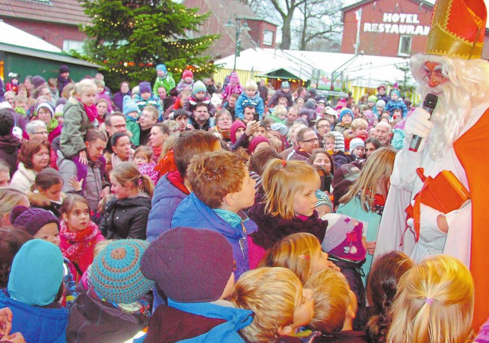 Um 16 Uhr kommt der Nikolaus vorbei. Er wird mit einer Kutsche auf dem Brinker Platz vorfahren. Foto: Bernhard Niemann