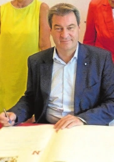 In den stattlichen Politikeraufmarsch auf dem Michaeli-Markt reiht sich auch Bayerns Ministerpräsident Markus Söder. Foto: jkw/Archiv In den stattlichen Politikeraufmarsch auf dem Michaeli-Markt reiht sich auch Bayerns Ministerpräsident Markus Söder. Foto: jkw/Archiv