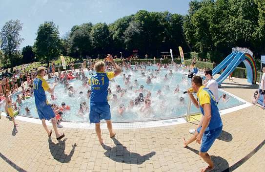 Eine große Sommer-Pool-Party gibt es am Sonntag, 29. Juli, in der Badebucht Wedel. Das Zephyrus-Discoteam sorgt dann für jede Menge Unterhaltung im Wasser und an Land