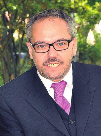 Manfred Neumann (Chorleiter) Manfred Neumann (Chorleiter)