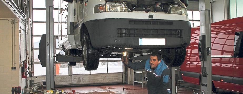 Es sind die engagierten und exzellenten Mitarbeiter des Autoservices Stender, die den Erfolg des Unternehmens ausmachen. Ohne sie wäre eine Expansion nicht möglich gewesen. Fotos: Hradetzky Es sind die engagierten und exzellenten Mitarbeiter des Autoservices Stender, die den Erfolg des Unternehmens ausmachen. Ohne sie wäre eine Expansion nicht möglich gewesen. Fotos: Hradetzky