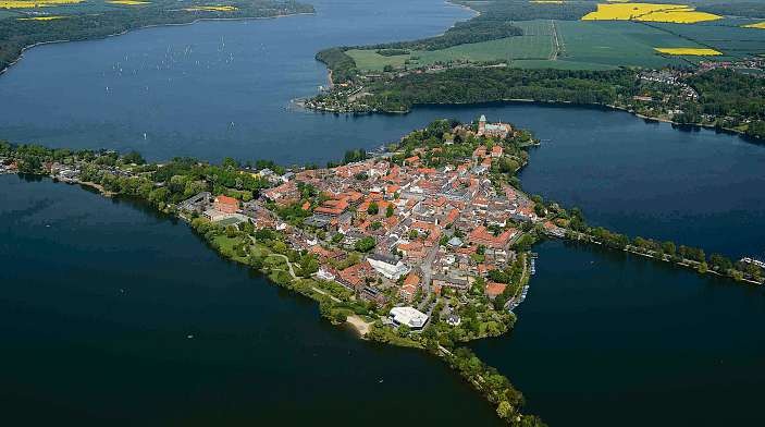 Die Inselstadt Ratzeburg aus der Vogelperspektive. Foto HLMS Schleswig Holstein Tourismus