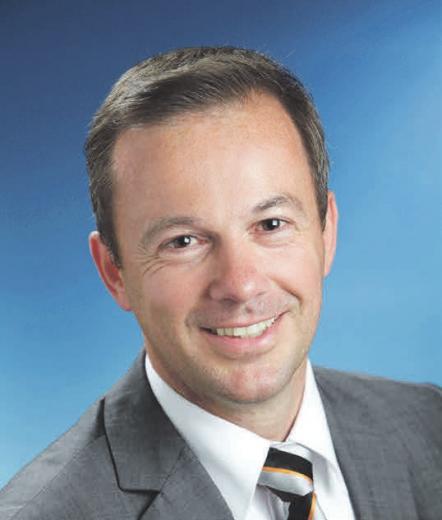 Versicherungsexperte Gerrit Siewert von der Volksbank BraWo erklärt, welche Versicherungen für Hausbesitzer wichtig und sinnvoll sind. Foto:Volksbank BraWo Versicherungsexperte Gerrit Siewert von der Volksbank BraWo erklärt, welche Versicherungen für Hausbesitzer wichtig und sinnvoll sind. Foto:Volksbank BraWo