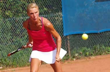 Susanne Weiss (TC Aspria) gewann drei Runden und verlor erst im Finale der Damen 55 gegen Susanne Schneekloth (TC Poppenbüttel) 3:6, 1:6.Foto: Rainer Wolf/Pro Tennis