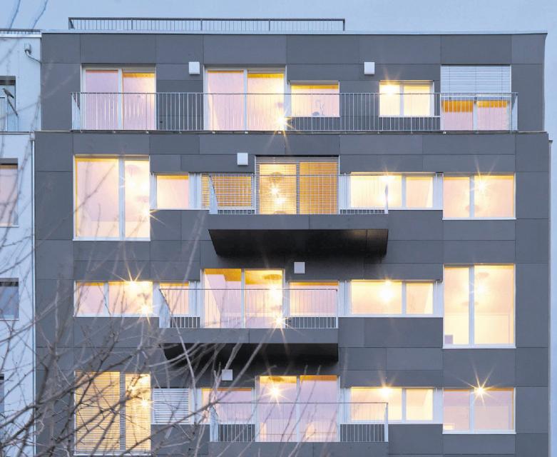 Für moderne Bauprojekte mit hohen Brandschutzauflagen wie dieses mehrgeschossige Wohnhaus setzen Architekten immer häufiger auf Holz Foto: Kaden Klingbeil Architekten 