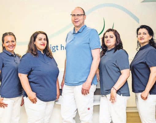 In der Podologiepraxis Schildhauer erwartet die Patienten ein spezialisiertes Team. In der Podologiepraxis Schildhauer erwartet die Patienten ein spezialisiertes Team.