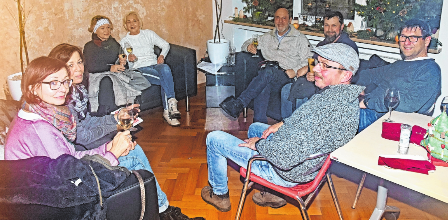 Das Landratsamt lädt am Samstag, 7. Dezember, Freitag, 13. Dezember, und Samstag, 14. Dezember, ins Mitarbeitercafe´ im Kirschnerhof ein. Auch dort gibt es ein abwechslungsreiches Programm. FOTO: ULRIKE LANGER Das Landratsamt lädt am Samstag, 7. Dezember, Freitag, 13. Dezember, und Samstag, 14. Dezember, ins Mitarbeitercafe´ im Kirschnerhof ein. Auch dort gibt es ein abwechslungsreiches Programm. FOTO: ULRIKE LANGER