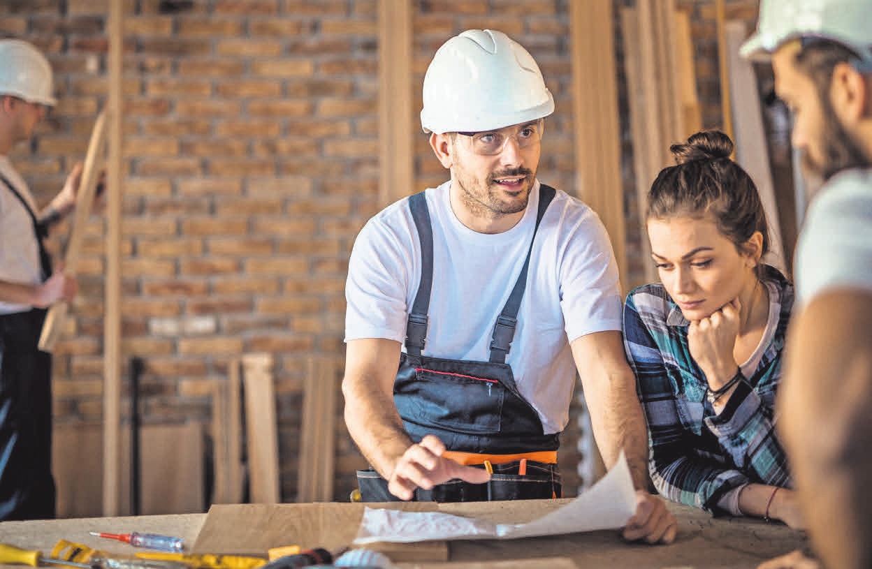 THEORIE UND PRAXIS: Ausdauer, Motivation und handwerkliches Geschick sind wichtige Voraussetzungen für ein erfolgreiches triales Studium. iStockphoto.com/skynesher THEORIE UND PRAXIS: Ausdauer, Motivation und handwerkliches Geschick sind wichtige Voraussetzungen für ein erfolgreiches triales Studium. iStockphoto.com/skynesher