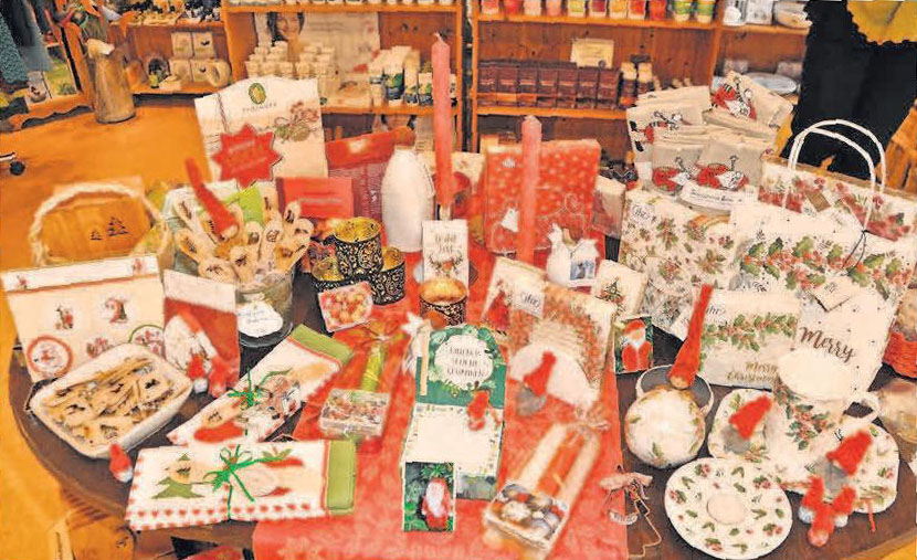 Die Auswahl an vorweihnachtlichen schönen Dingen zum Schenken und Verschenken ist groß. Die Auswahl an vorweihnachtlichen schönen Dingen zum Schenken und Verschenken ist groß.