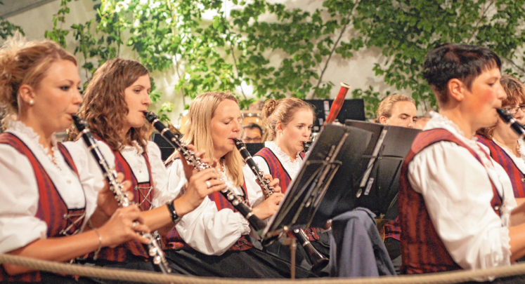 Der Sonntag steht im Zeichen der Blasmusik. Der Sonntag steht im Zeichen der Blasmusik.