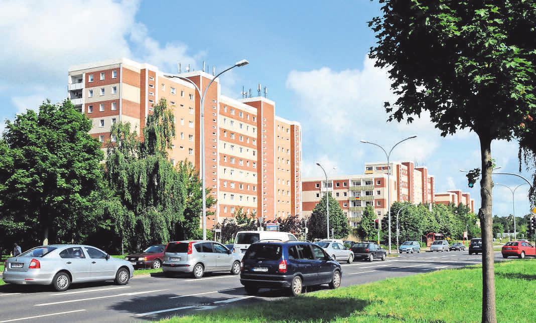 Der Heinrich-Heine-Ring ist die Hauptverkehrsader in Knieper West. Foto: Harry Hardenberg Der Heinrich-Heine-Ring ist die Hauptverkehrsader in Knieper West. Foto: Harry Hardenberg