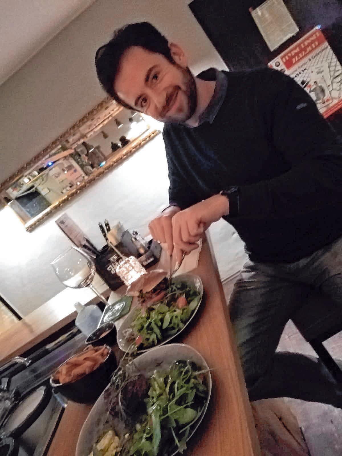 Burger satt: Der Südfinder wollte es wissen. FOTO: OH Burger satt: Der Südfinder wollte es wissen. FOTO: OH