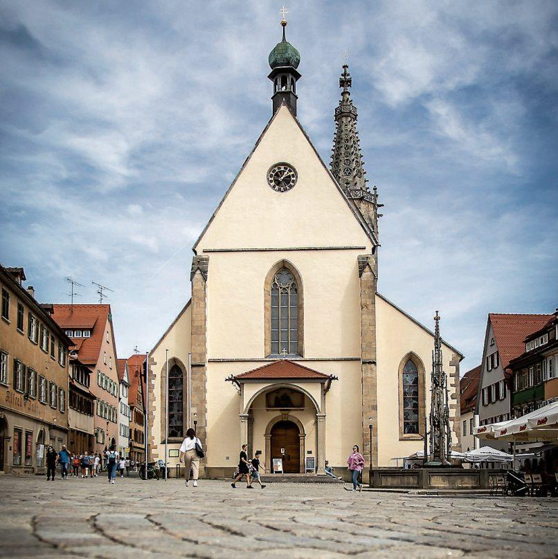 Am 3. Oktober ist es wieder soweit. Rottenburger Stadtteile, Einzelhandel, Dienstleistung und verschiedene regionale Initiativen stellen sich vor und bieten mit dem Goldenen Oktober einen abwechslungsreichen Sonntag für die ganze Familie. Der Schwerpunkt des Regionalmarktes liegt um die Zehntscheuer. Auf dem Marktplatz, in der Königstraße, dem Metzelplatz und in der Bahnhofstraße gibt es weitere Stände mit verschiedenen Angeboten. Bild: Biniasch