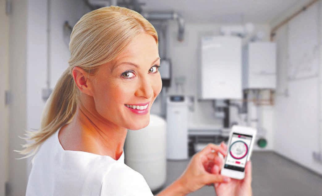 Die Solarthermie lässt sich optimal in den intelligenten Kreislauf eines Smarthome integrieren, wodurch die Bewohner neben niedrigeren Heizkosten und besserer Klimabilanz auch von praktischer App-Steuerung, genauer Leistungsüberwachung und schneller Wartung profitieren können. Foto: djd/BDH e.V., Köln Die Solarthermie lässt sich optimal in den intelligenten Kreislauf eines Smarthome integrieren, wodurch die Bewohner neben niedrigeren Heizkosten und besserer Klimabilanz auch von praktischer App-Steuerung, genauer Leistungsüberwachung und schneller Wartung profitieren können. Foto: djd/BDH e.V., Köln