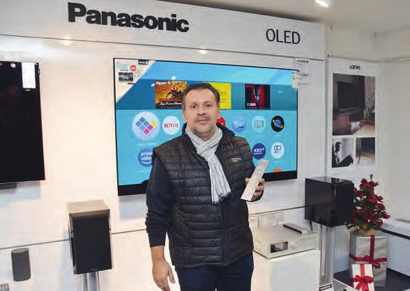 Senol Kiazim empfiehlt OLED-Fernseher von Panasonic oder Metz für ein perfektes Hollywood-Erlebnis beim Fernsehen Foto: Klein 