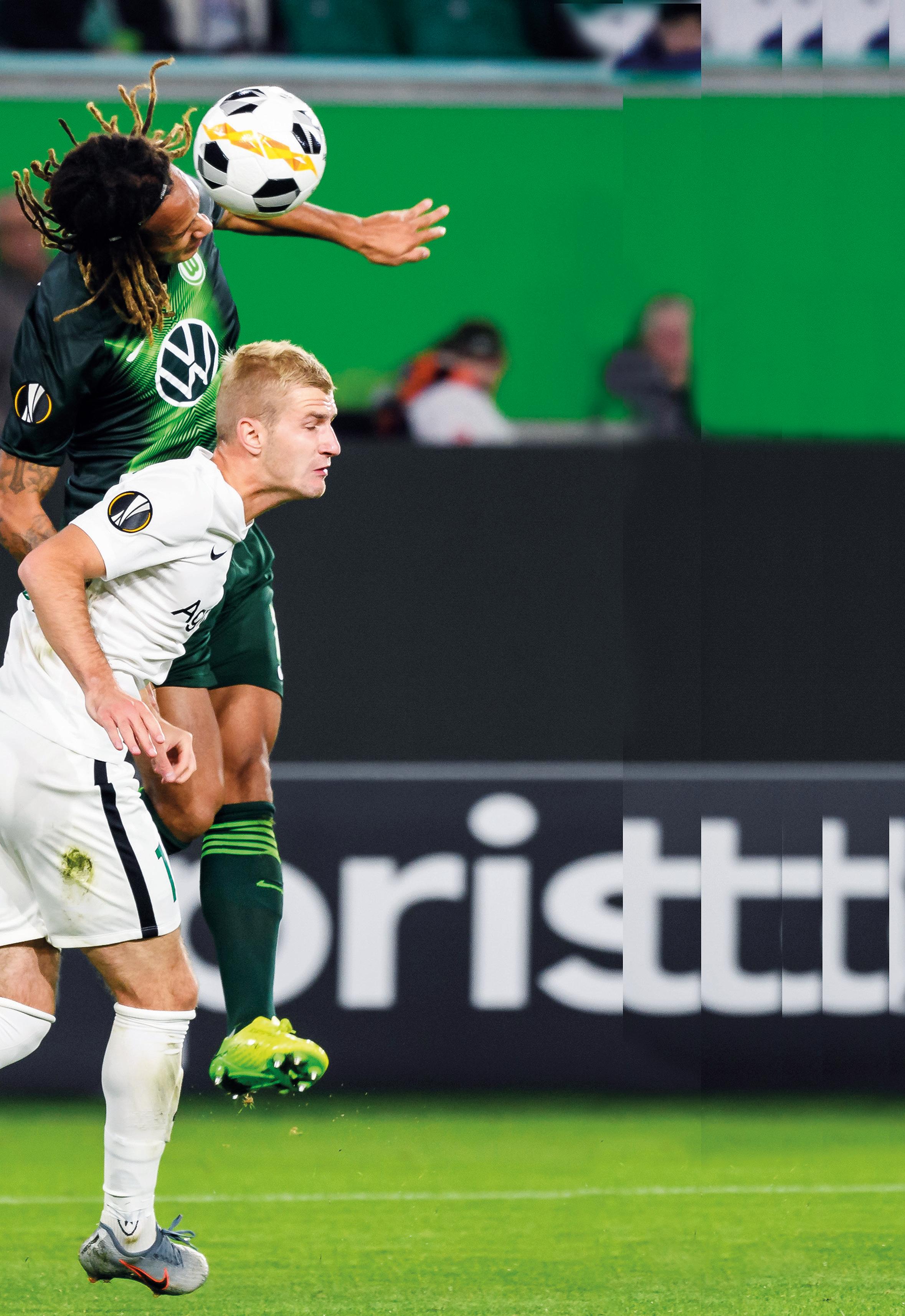 Zwei Siege : Kevin Mbabu und der VfL gewannen beide Spiele gegen Olexandrija. Zwei Siege : Kevin Mbabu und der VfL gewannen beide Spiele gegen Olexandrija.