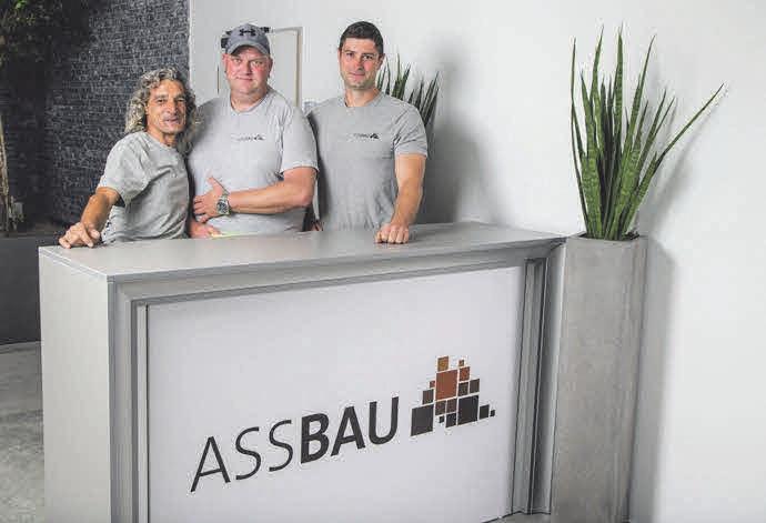 Benedetto Onofrio, Maik Schoder und Pawel Popela wissen alles über den Tief- und Straßenbau. Bilder: Olaf Ruteschek Benedetto Onofrio, Maik Schoder und Pawel Popela wissen alles über den Tief- und Straßenbau. Bilder: Olaf Ruteschek