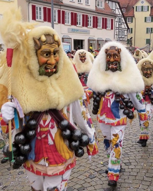 Die Narren übernehmen die Stadt Rottenburg Image 2 Die Narren übernehmen die Stadt Rottenburg Image 2