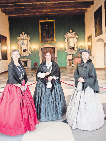 Schloss Marienburg – Kinder-Ferienführung mit Gouvernante. Patrice Kunte Schloss Marienburg – Kinder-Ferienführung mit Gouvernante. Patrice Kunte