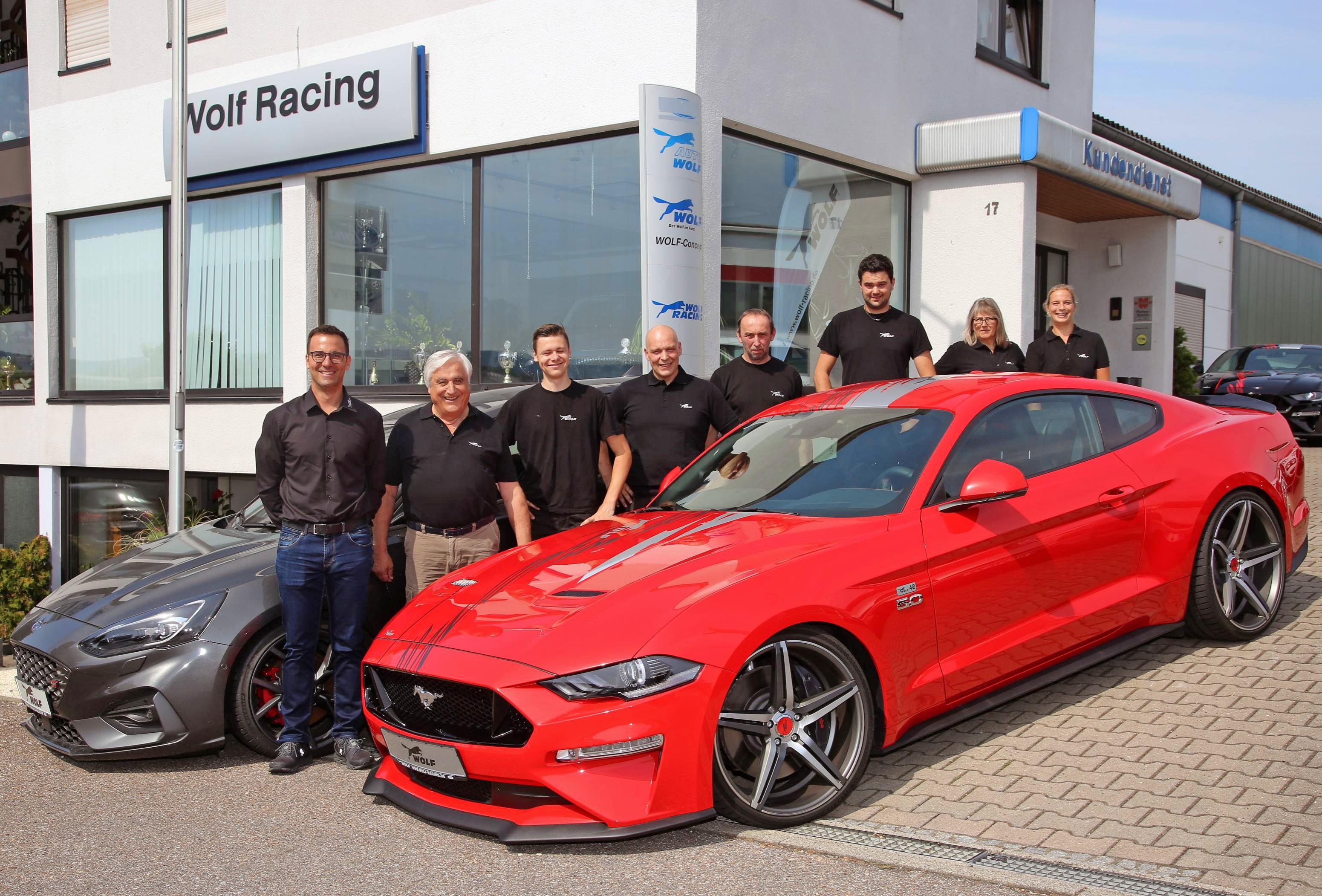 Das Team rund um die Geschäftsführer Steffen Walter (v.l.) und Walter Wolf besteht aus langjährigen, erfahrenen Mitarbeitern. Foto: privat Das Team rund um die Geschäftsführer Steffen Walter (v.l.) und Walter Wolf besteht aus langjährigen, erfahrenen Mitarbeitern. Foto: privat