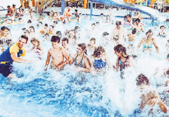 Jeden Dienstag in den Sommerferien verspricht Zephyrus ein einzigartiges Partyspektakel! Jeden Dienstag in den Sommerferien verspricht Zephyrus ein einzigartiges Partyspektakel!