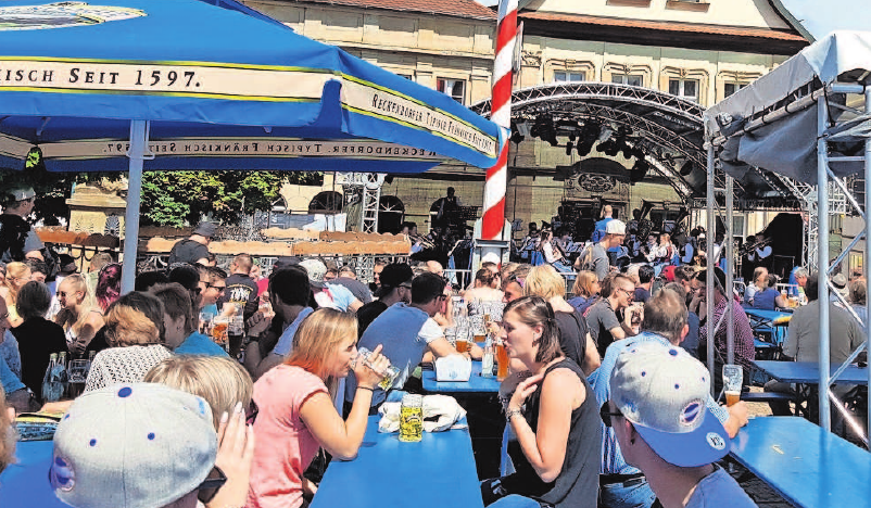 Neben all dem Programm bietet das Altstadtfest wie jedes Jahr auch 2019 wieder leckerstes Essen aus Franken und der ganzen Welt. Neben all dem Programm bietet das Altstadtfest wie jedes Jahr auch 2019 wieder leckerstes Essen aus Franken und der ganzen Welt.