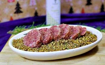 Cotechino mit Linsen FOTO: TH. SCHÄFER/DISHES DELICIOUS Cotechino mit Linsen FOTO: TH. SCHÄFER/DISHES DELICIOUS