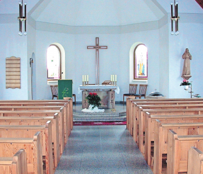 Die Kirche von innen. Die Kirche von innen.