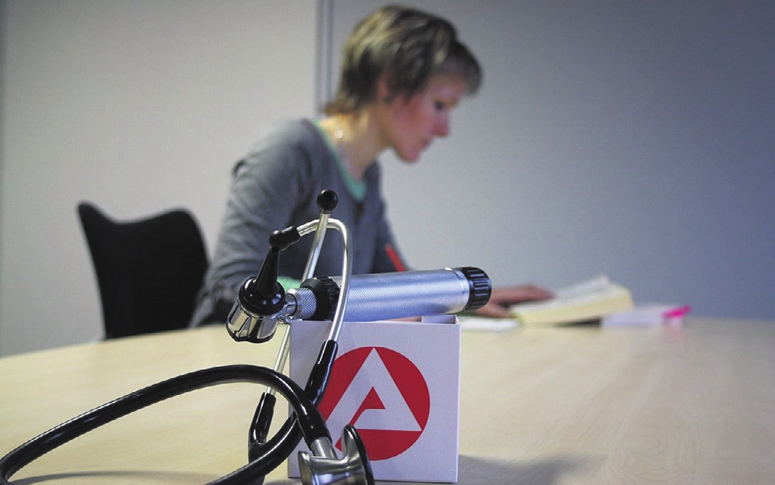 Die Simulation des Tests für medizinische Studiengänge (TMS) bereitet auf den zentralen Zulassungstest vor. Symbolfoto: Bundesagentur für Arbeit Die Simulation des Tests für medizinische Studiengänge (TMS) bereitet auf den zentralen Zulassungstest vor. Symbolfoto: Bundesagentur für Arbeit