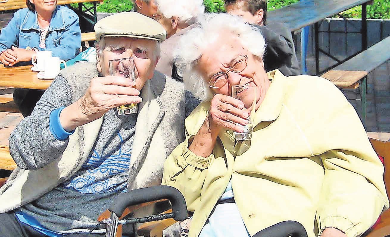 10 Jahre gibt es die Seniorenresidenz Lindenhof nun in Hämelerwald: Ein guter Grund zum Feiern. 10 Jahre gibt es die Seniorenresidenz Lindenhof nun in Hämelerwald: Ein guter Grund zum Feiern.