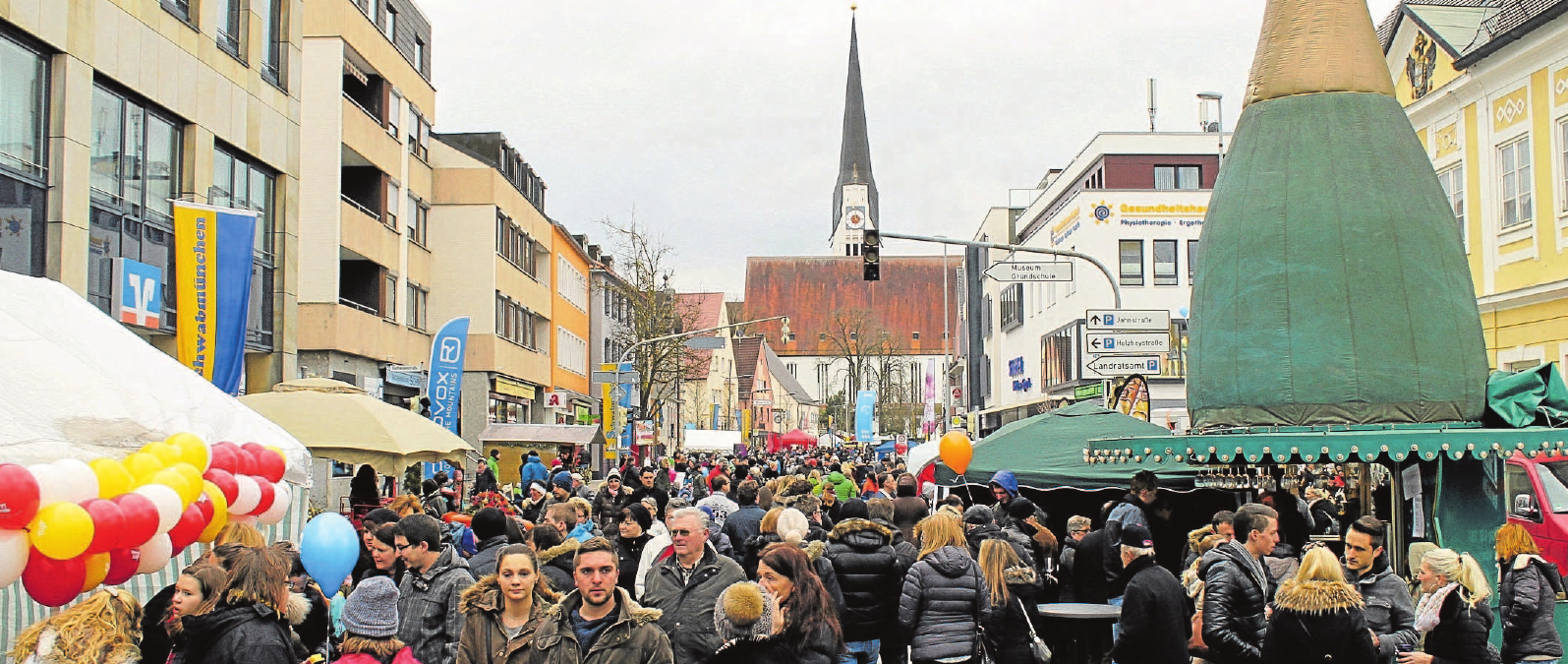 Einkaufsstadt mit Herz. Tausende Besucher werden sich wieder auf den Weg machen, um den Frühlingsmarkt in Schwabmünchen zu besuchen. Lassen Sie sich von neuen Frühlingstrends inspirieren und von tollen Aktionen überraschen. Verbringen Sie gemeinsam mit Ihrer Familie, Freunden und Bekannten einen vergnügten Sonntag im Städtle. Der Verkehr wird an diesem Tag ausgesperrt, damit Sie unbeschwert über die Straßen bummeln und von den vielen Angeboten bei dem Event profitieren können. Ein Besuch in Schwabmünchen lohnt immer. Die zahlreichen Geschäfte unterschiedlicher Branchen bieten stets eine top-aktuelle Auswahl und hohe Fachkompetenz in der Beratung. Auch die Unternehmen in den Gewerbegebieten öffnen ihre Türen für Sie. Diese sind bequem mit dem kostenfreien Shuttleservice erreichbar, den die WG Schwabmünchen für Sie bereitstellt. Foto: Texte/Fotos: cw / WG / bw /123rf/zenina/Mariia Voloshina/Jens Brggemann/zaretskaya Einkaufsstadt mit Herz. Tausende Besucher werden sich wieder auf den Weg machen, um den Frühlingsmarkt in Schwabmünchen zu besuchen. Lassen Sie sich von neuen Frühlingstrends inspirieren und von tollen Aktionen überraschen. Verbringen Sie gemeinsam mit Ihrer Familie, Freunden und Bekannten einen vergnügten Sonntag im Städtle. Der Verkehr wird an diesem Tag ausgesperrt, damit Sie unbeschwert über die Straßen bummeln und von den vielen Angeboten bei dem Event profitieren können. Ein Besuch in Schwabmünchen lohnt immer. Die zahlreichen Geschäfte unterschiedlicher Branchen bieten stets eine top-aktuelle Auswahl und hohe Fachkompetenz in der Beratung. Auch die Unternehmen in den Gewerbegebieten öffnen ihre Türen für Sie. Diese sind bequem mit dem kostenfreien Shuttleservice erreichbar, den die WG Schwabmünchen für Sie bereitstellt. Foto: Texte/Fotos: cw / WG / bw /123rf/zenina/Mariia Voloshina/Jens Brggemann/zaretskaya