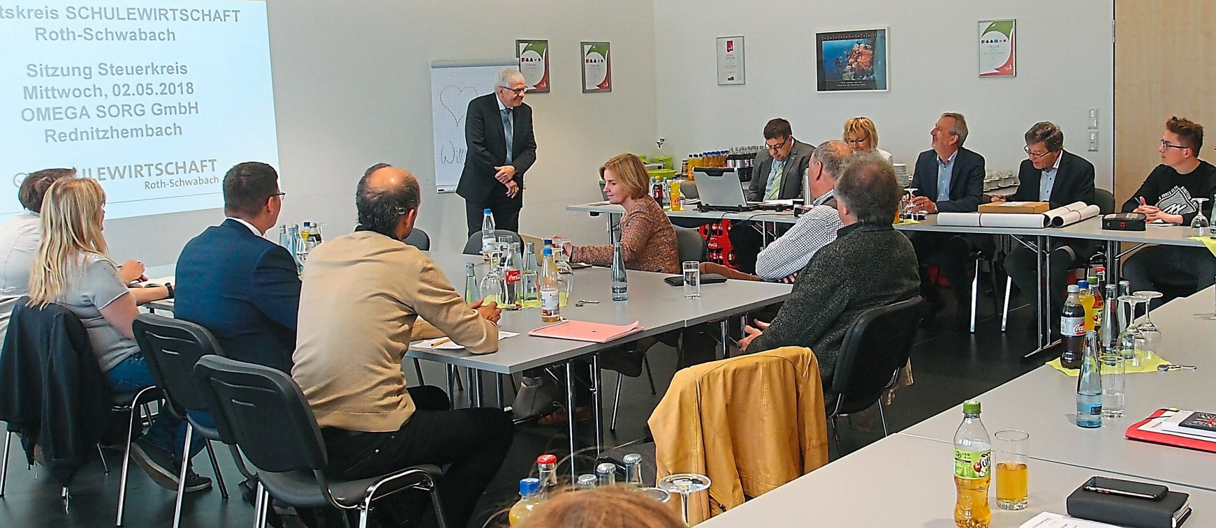 Im Arbeitskreis Schulewirtschaft bemühen sich Vertreter aus Schulen und Betrieben darum, die Absolventen der Schulen passgenau in eine Ausbildung oder ein duales Studium zu vermitteln. Foto: AKSW Im Arbeitskreis Schulewirtschaft bemühen sich Vertreter aus Schulen und Betrieben darum, die Absolventen der Schulen passgenau in eine Ausbildung oder ein duales Studium zu vermitteln. Foto: AKSW