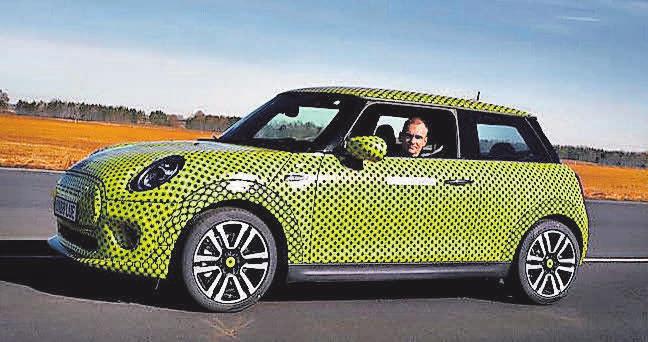 Jetzt wächst zusammen, was zusammengehört: Mini elektrifiziert den Zweitürer unter freundlicher Mithilfe der BMWi3Antriebstechnik – allerdings mit Vorderradantrieb. Jetzt wächst zusammen, was zusammengehört: Mini elektrifiziert den Zweitürer unter freundlicher Mithilfe der BMWi3Antriebstechnik – allerdings mit Vorderradantrieb.