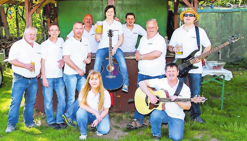 Die „Frühschoppler“ aus Böhl-Iggelheim spielen zum Frühschoppen am Sonntagmorgen auf. FOTOS: THE BOMBSHELLS/FREI/FRÜHSCHOPPLER/FREI Die „Frühschoppler“ aus Böhl-Iggelheim spielen zum Frühschoppen am Sonntagmorgen auf. FOTOS: THE BOMBSHELLS/FREI/FRÜHSCHOPPLER/FREI