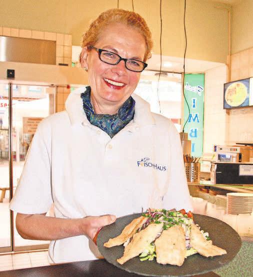 Katrin Frisch empfiehlt gebratene Filets von der Mai-Scholle auf Frühlingssalat. Katrin Frisch empfiehlt gebratene Filets von der Mai-Scholle auf Frühlingssalat.